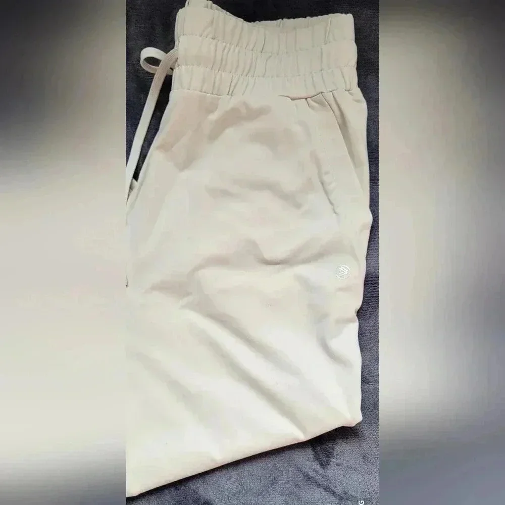 SAVVI Women’s Street Joggers, size medium, Light Cream Color - Picture 5 of 7
